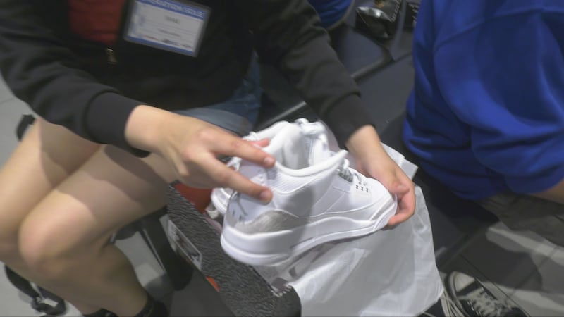 Edmonton police program aims to help kids put their best foot forward