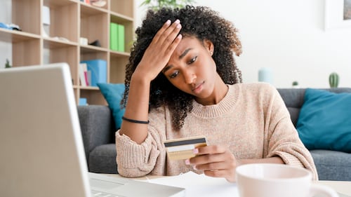 The credit card habits that are putting Canadians deep in debt