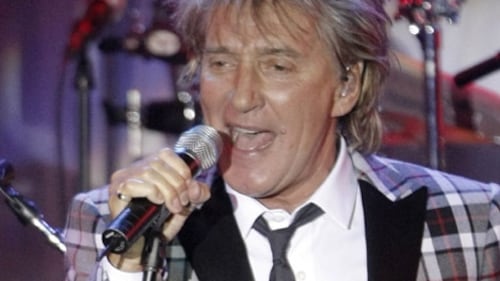 Rod Stewart shares his thoughts on ’51st state’ threat with Toronto crowd