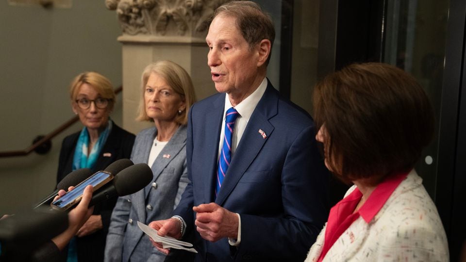 Carney hosts U.S. senators in Ottawa