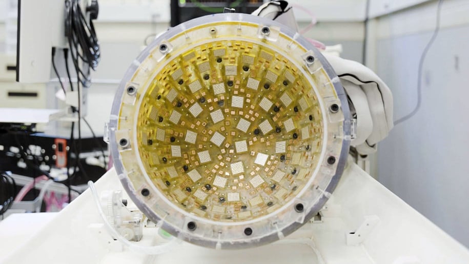New ultrasound helmet breaks blood-brain barrier for ALS treatment
