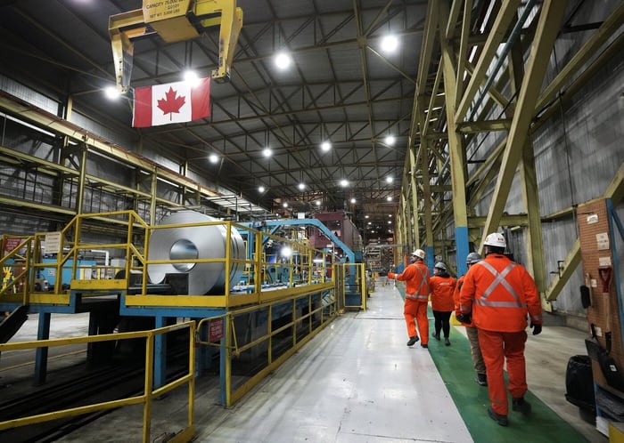 Canada's GDP drops 0.1 per cent in April