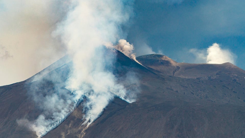 Smoke billows from Italy’s Mount Etna after eruption