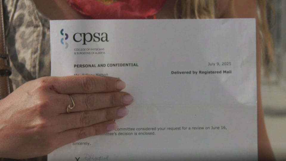 Two Calgarians say they received each other's health info in mix-up