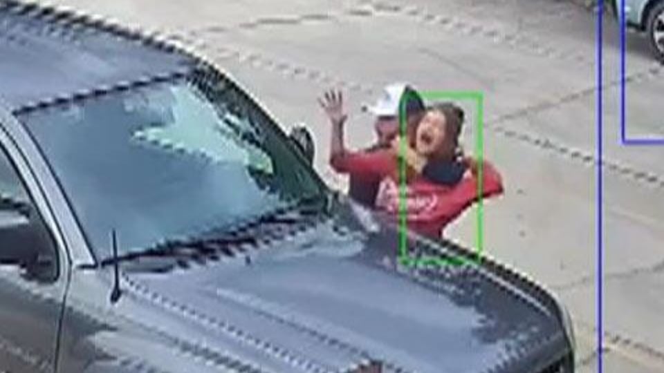 WARNING: Chilling video captures attempted kidnapping of woman outside Florida store