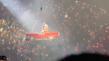 Beyonce’s flying car tilts mid-air over crowd during concert in Houston