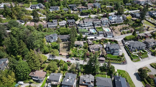 60 per cent of Canadian mortgage owners could face higher mortgage payments by 2026: Bank of Canada