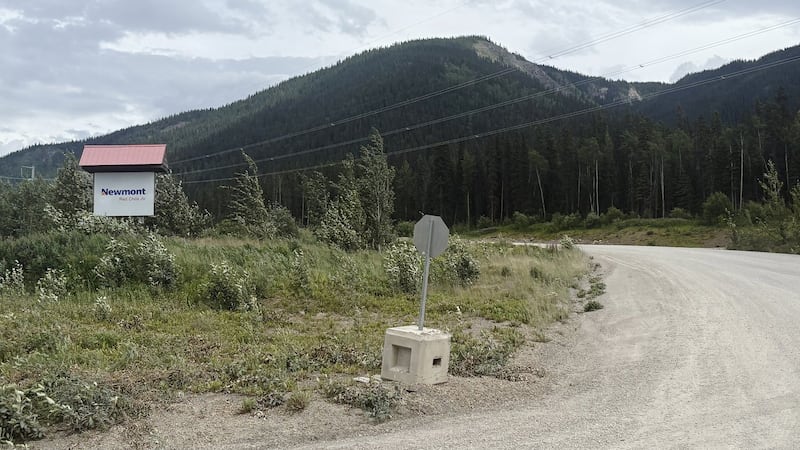 Trapped workers in B.C. mine identified, company says air flowing to underground refuge 