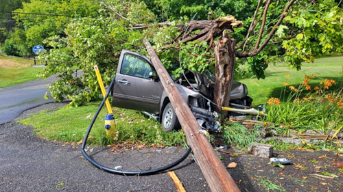 Driver uninjured after crashing in Westport, Ont. during rainstorm: OPP